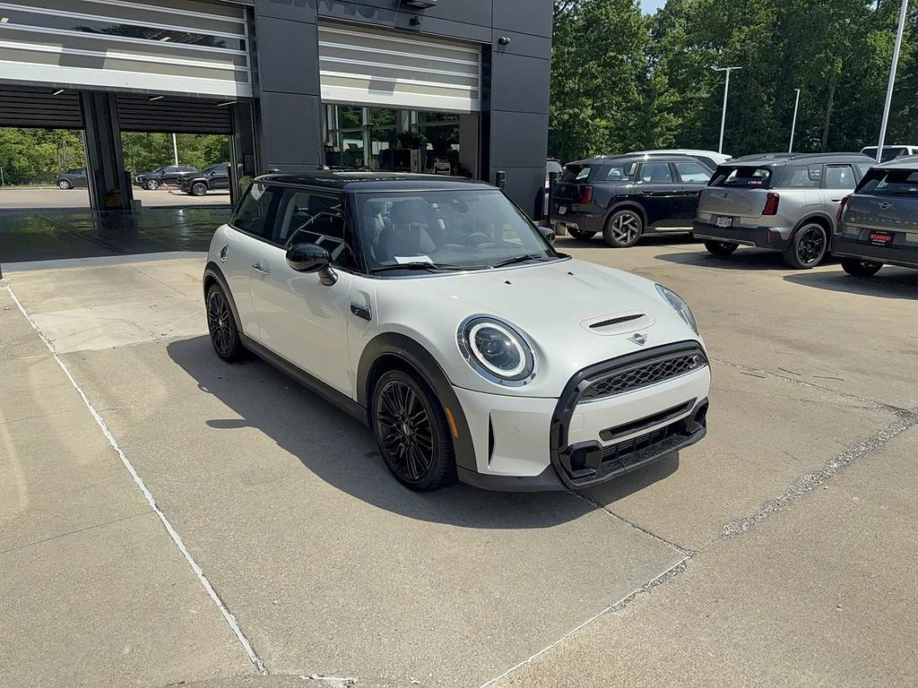 mini hardtop 2 door 2024 WMW53DH06R2U84702 image mini hardtop 2 door 2024 WMW53DH06R2U84702 image